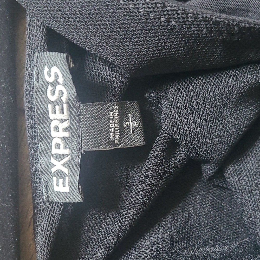Tops - Picture 2 of 4